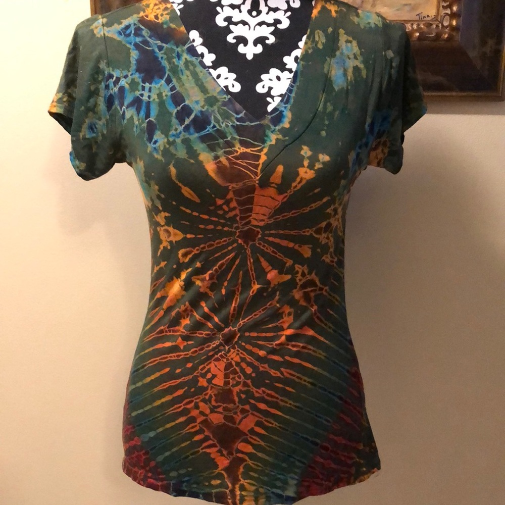 💚Kathmandu short sleeve tie dye stretchy v-neck top